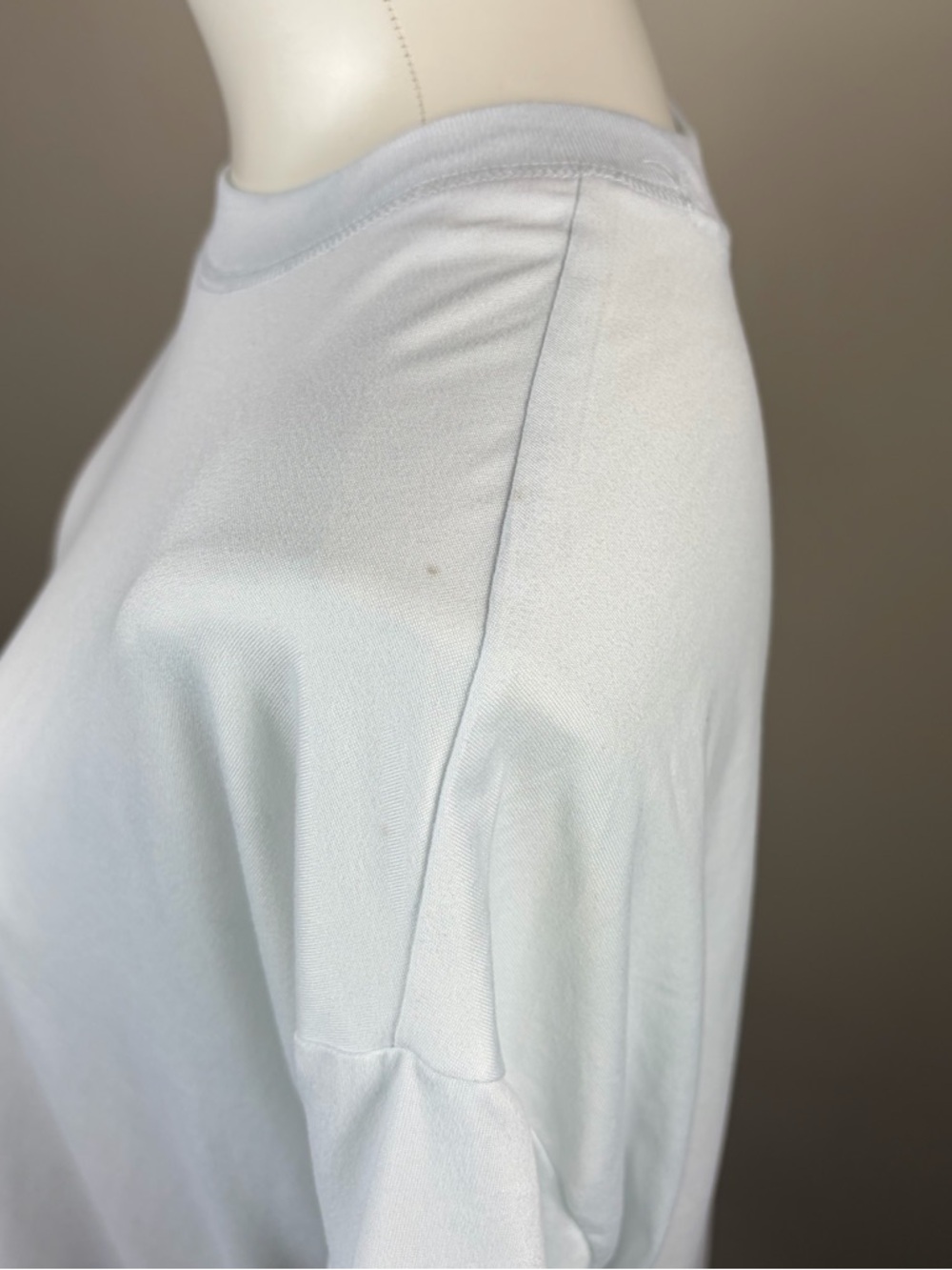 Vuori Women's Energy Short Sleeve Crew Tee in White - Picture 3 of 10